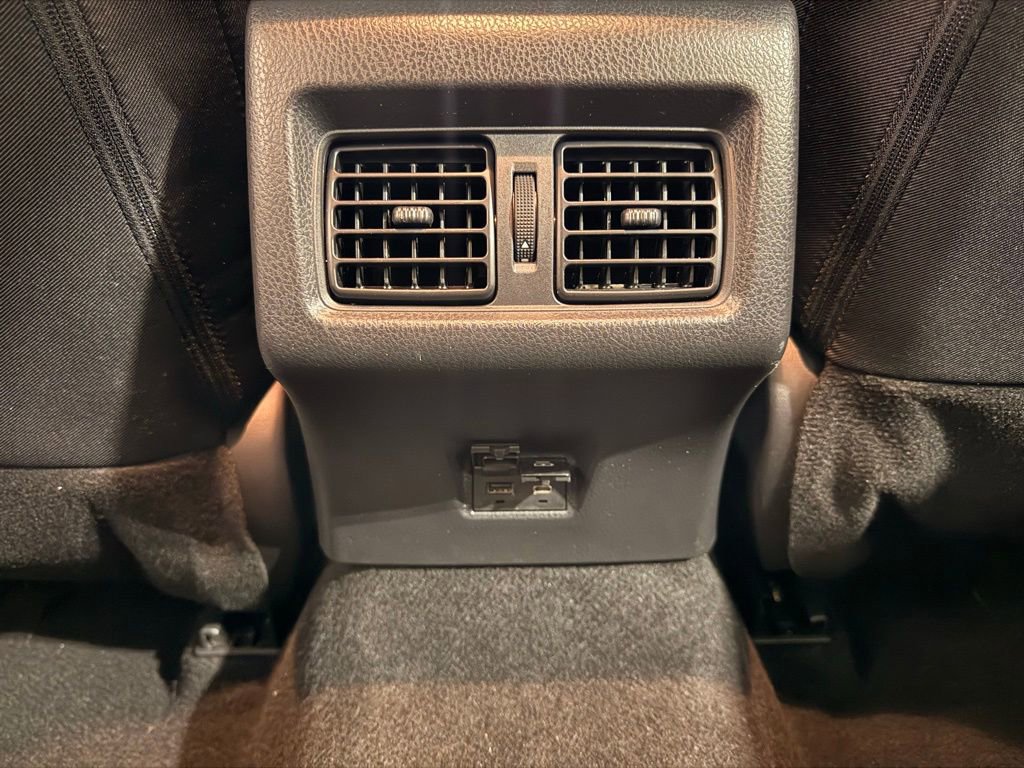 Used 2025 Toyota Camry LE image 30