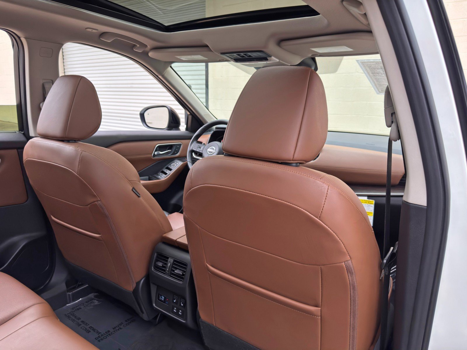 Used 2024 Nissan Rogue Platinum w/ Platinum Premium Package FWD image 35