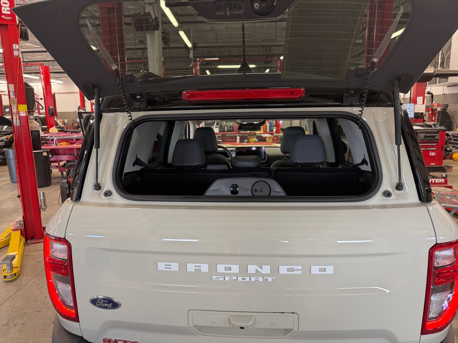 Used 2025 Ford Bronco Sport Badlands image 45