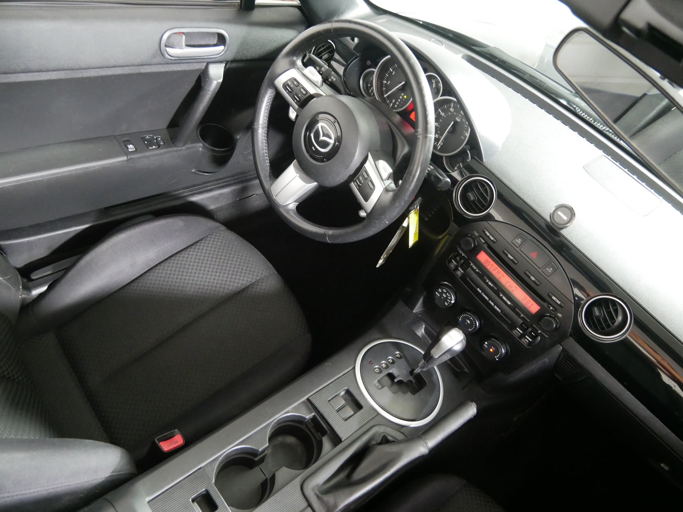 Used 2008 MAZDA MX-5 Miata Touring RWD image 9