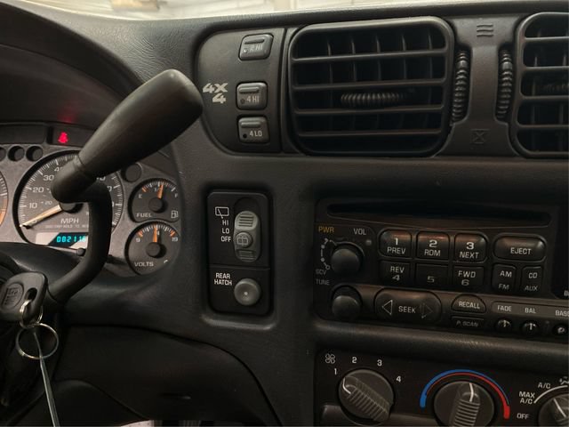 Used 2001 Chevrolet Blazer LS w/ Preferred Equipment Group AWD/4WD image 31