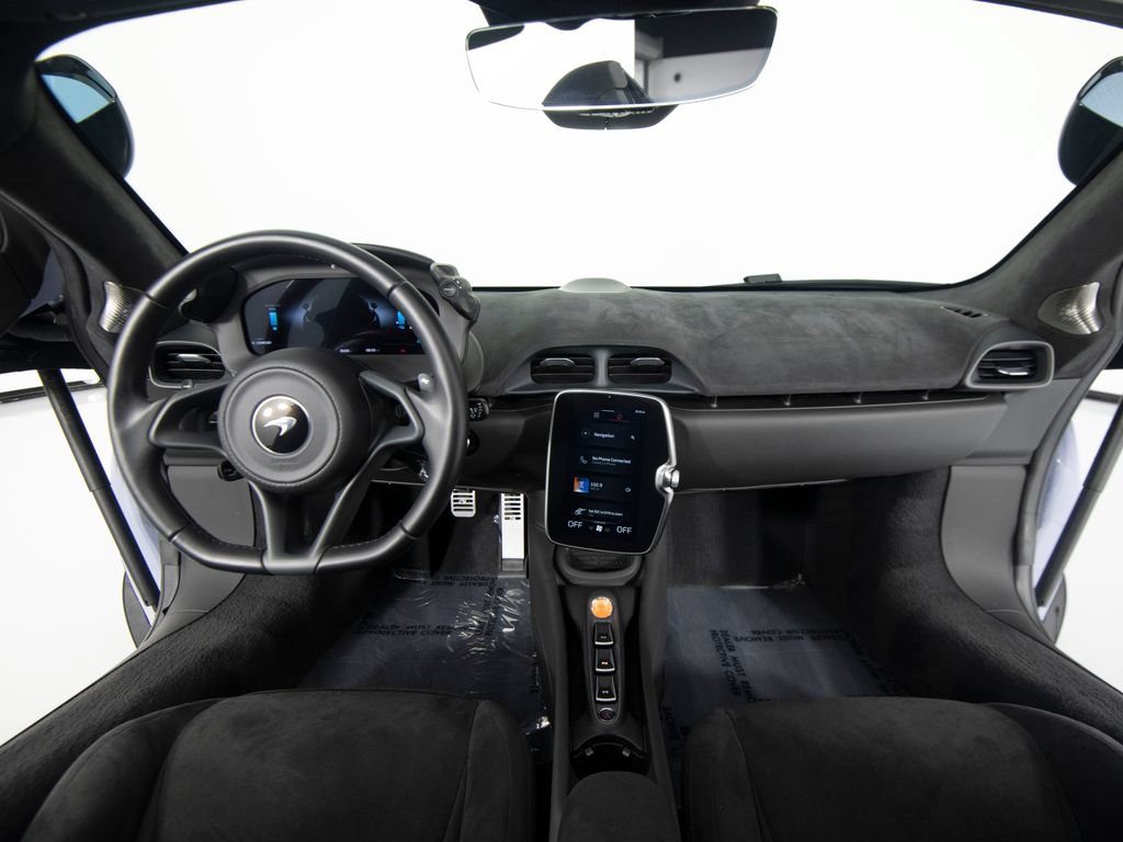 Used 2025 McLaren Artura Spider image 34