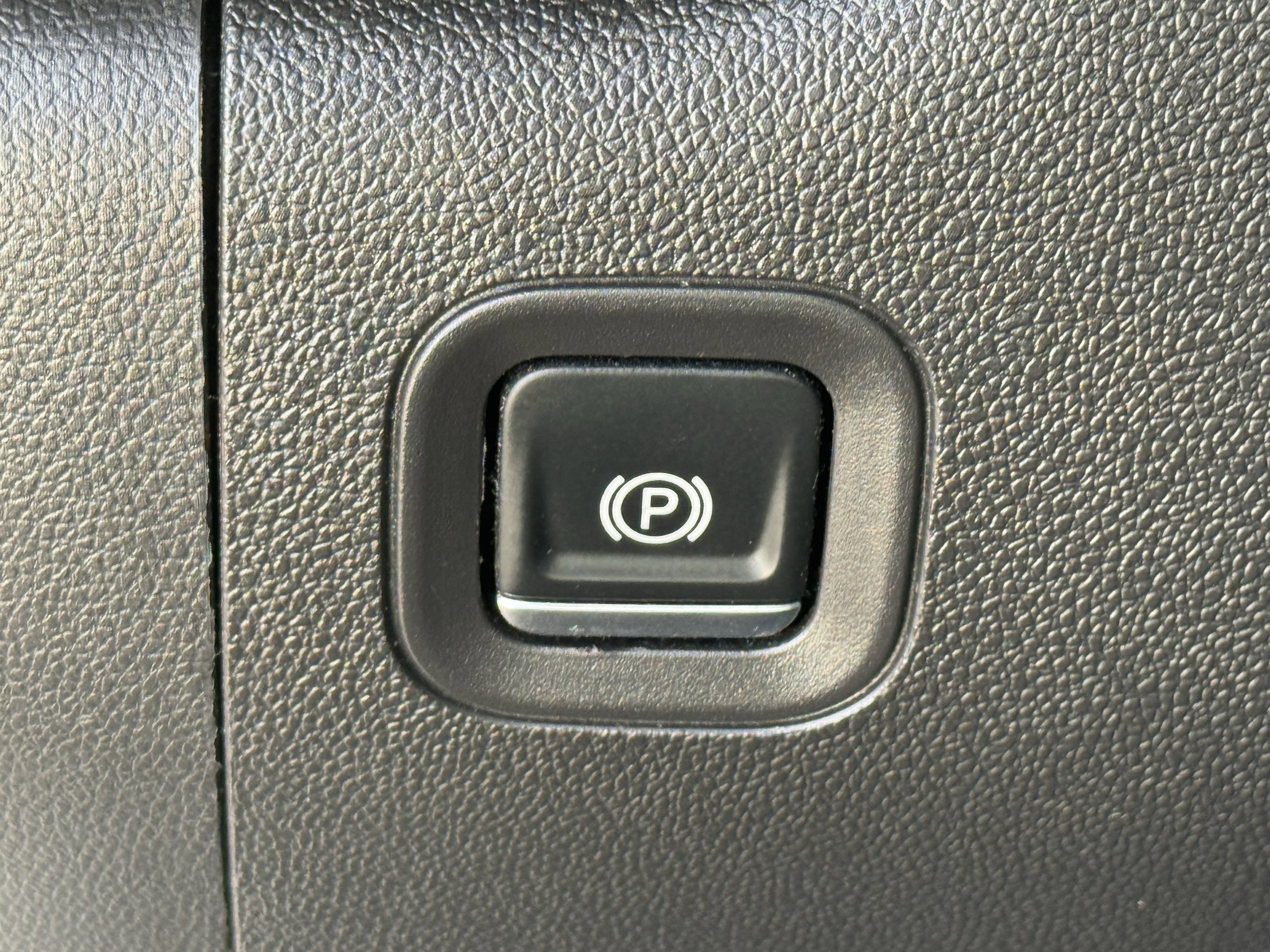 Used 2025 Chevrolet Silverado 1500 Custom w/ Turbomax Blackout Package image 25