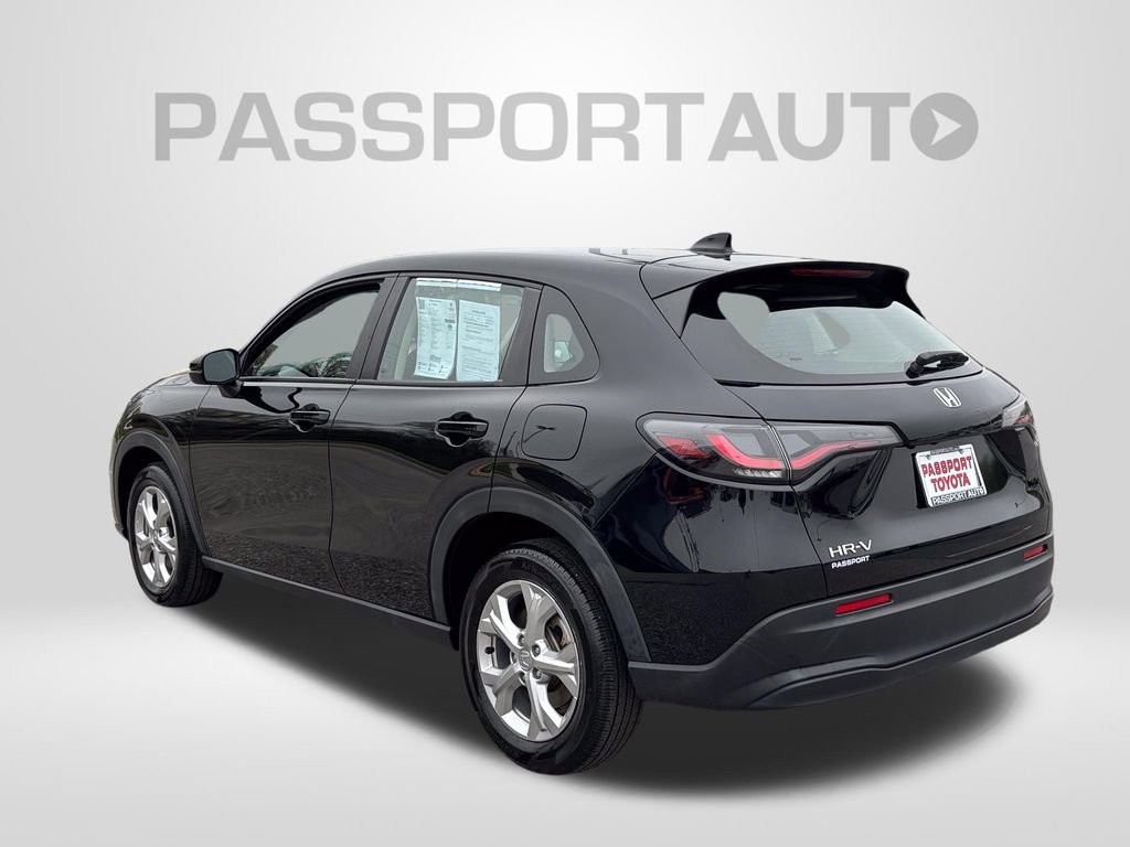 Used 2023 Honda HR-V LX image 3