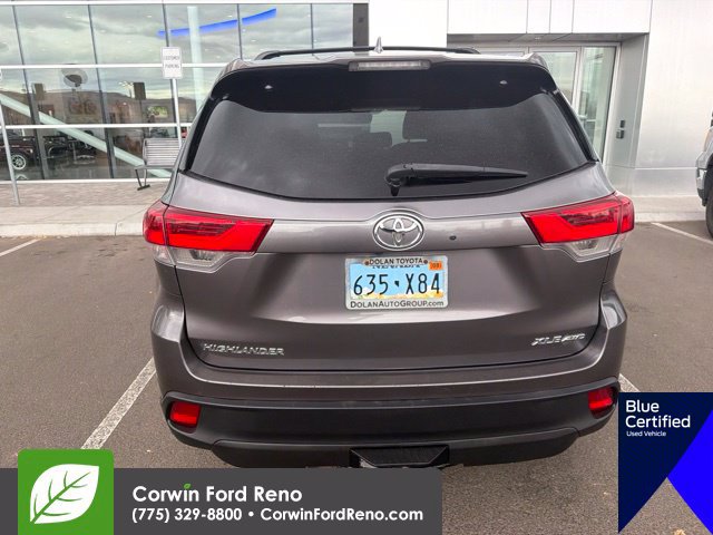 Used 2017 Toyota Highlander XLE AWD/4WD image 6