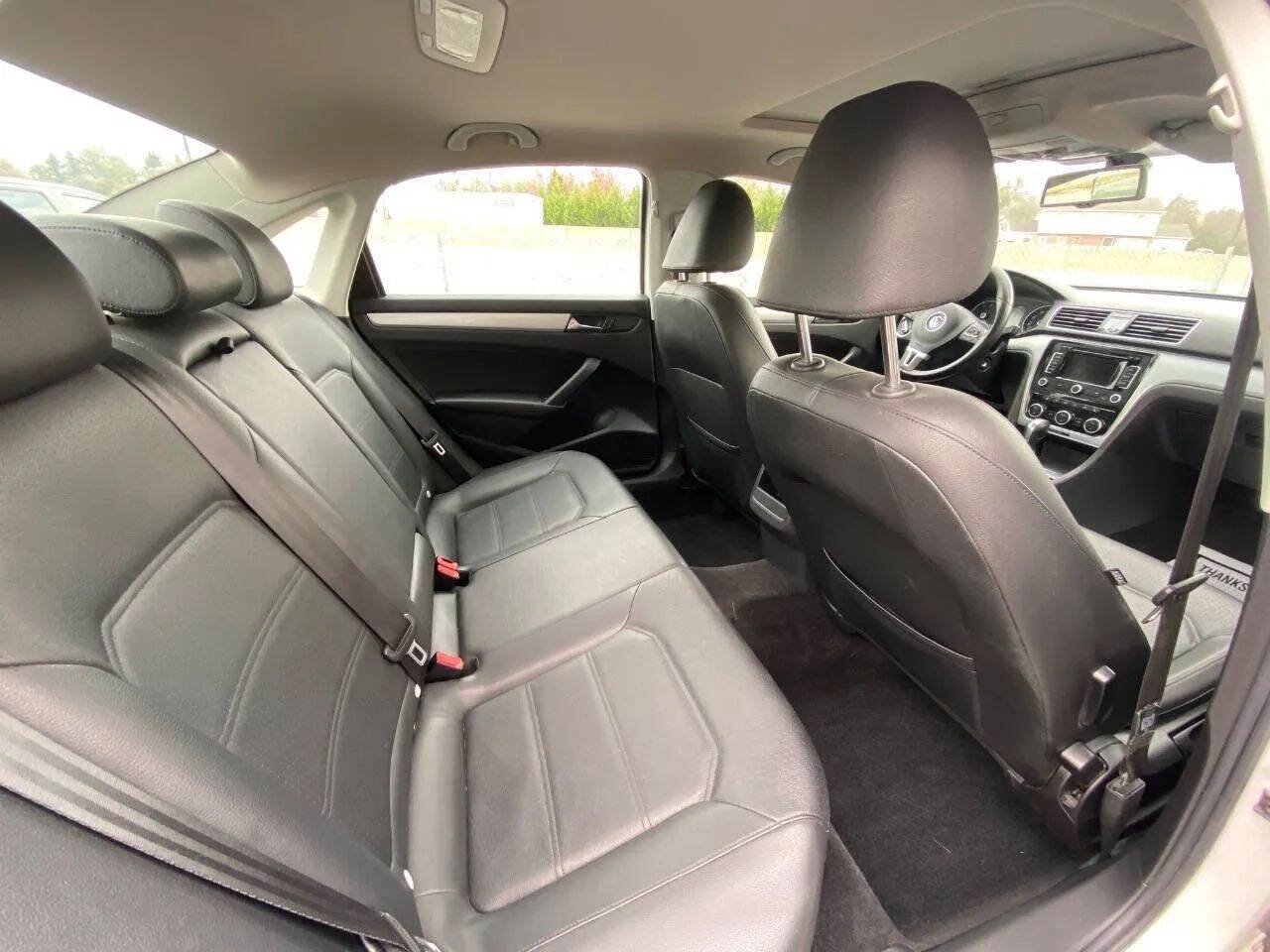 Used 2012 Volkswagen Passat 2.5 SE FWD image 12