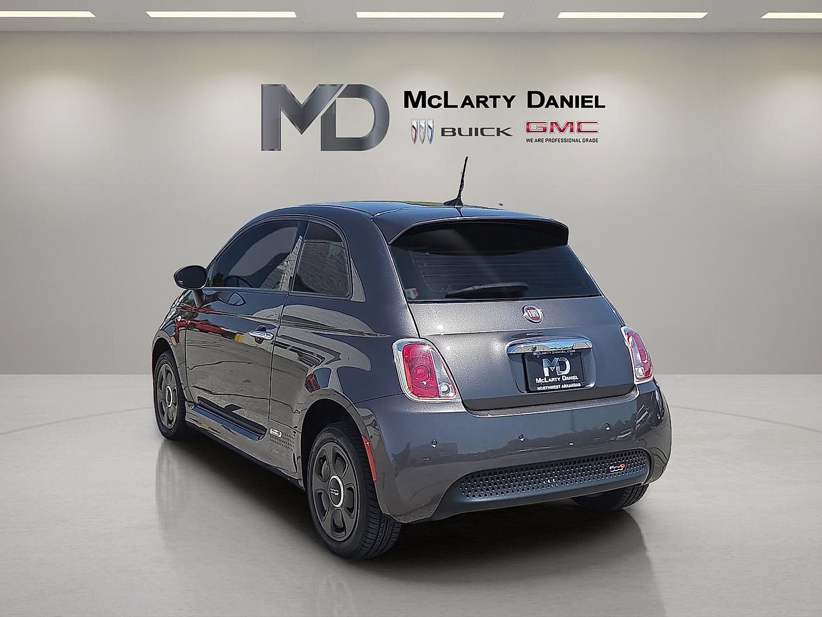 Used 2019 FIAT 500 e FWD image 13