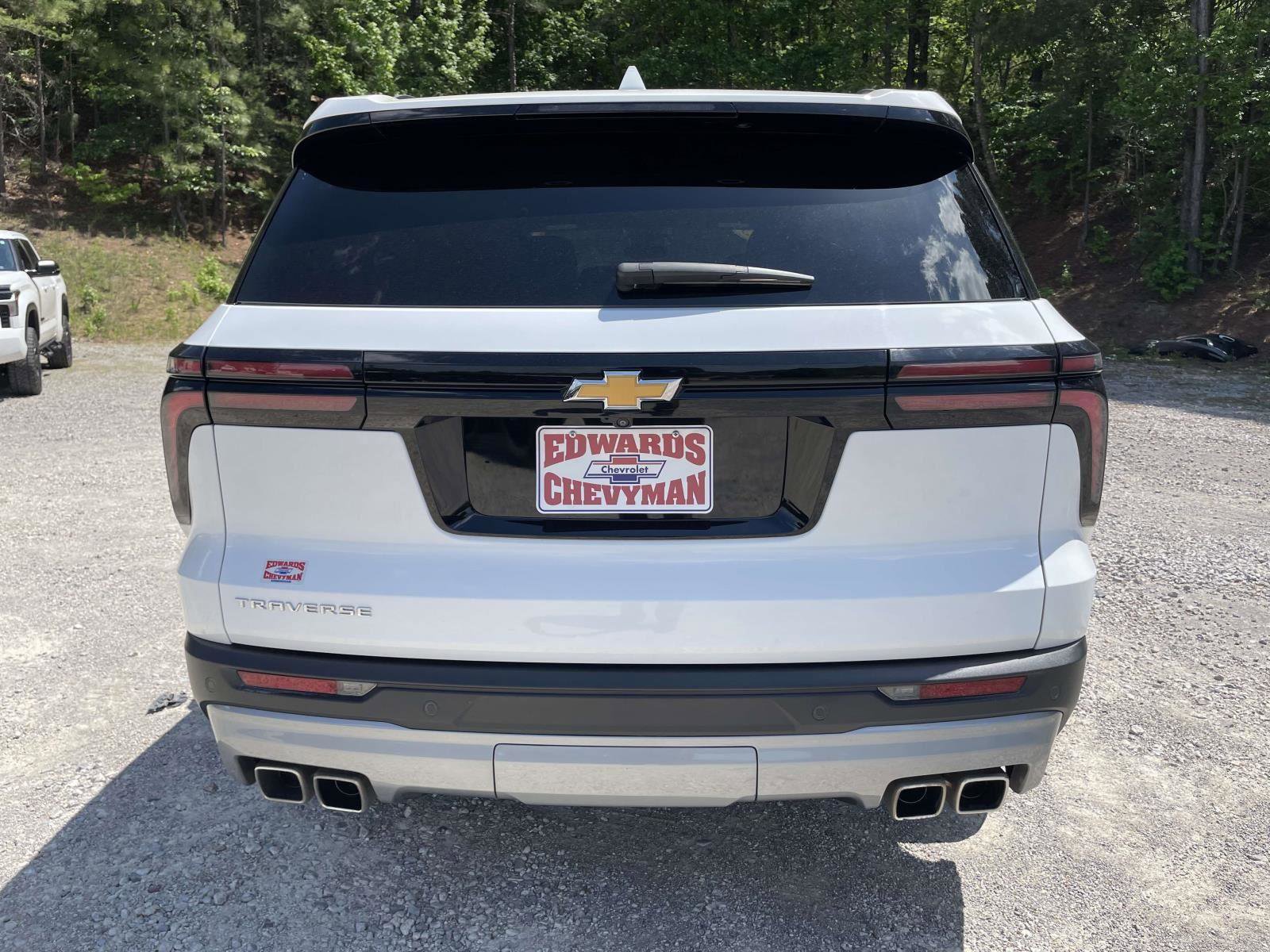 Used 2025 Chevrolet Traverse LT w/ LPO, Floor Liner Package image 22