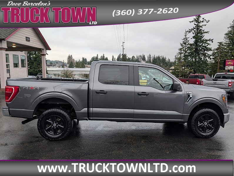 Used 2023 Ford F150 XLT w/ Trailer Tow Package image 4