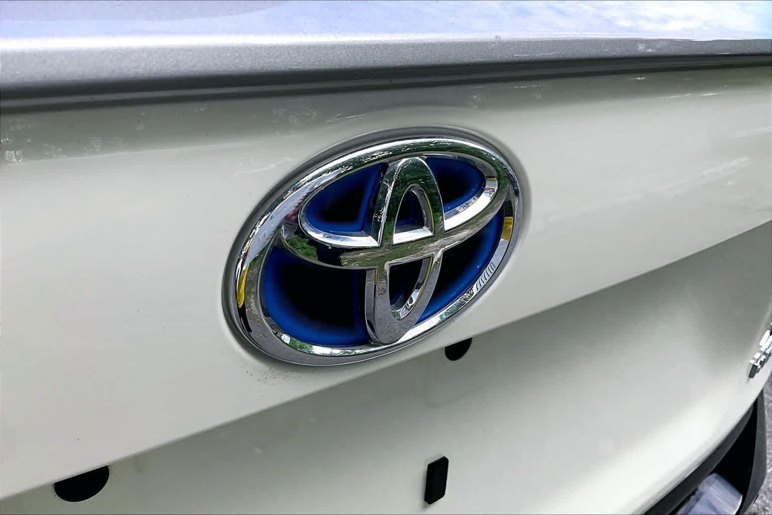 Certified 2022 Toyota RAV4 XSE AWD/4WD image 30