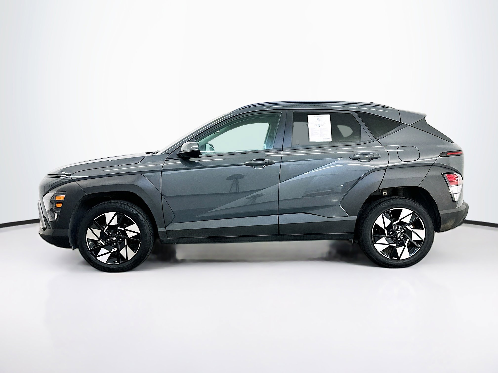 Used 2025 Hyundai Kona SEL image 4