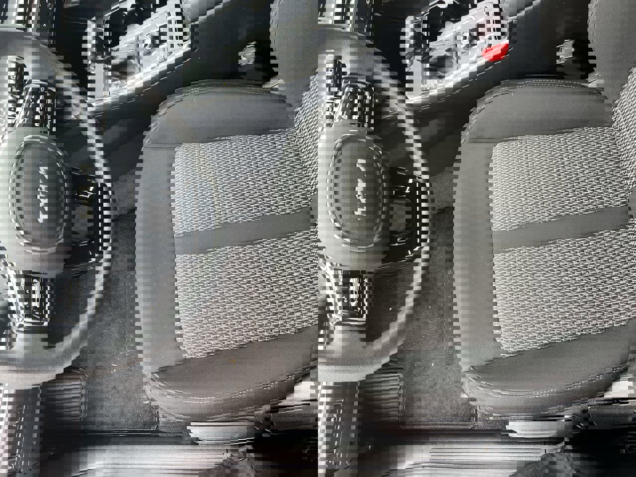 Used 2025 Kia Sorento LX image 16