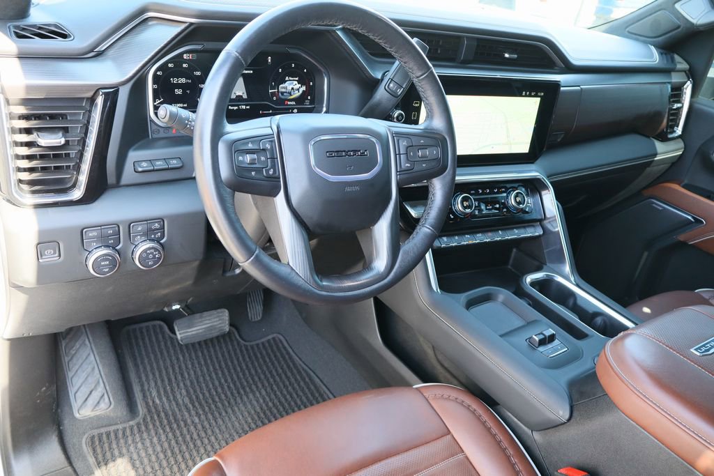Used 2024 GMC Sierra 2500 Denali Ultimate image 11