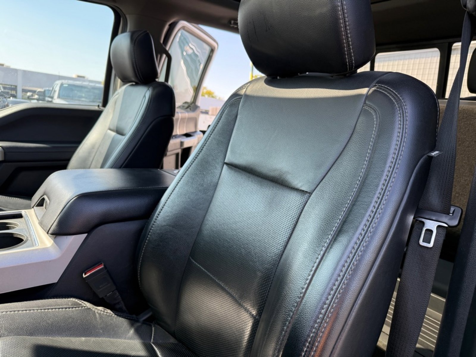 Used 2019 Ford F350 Lariat w/ Lariat Ultimate Package image 16