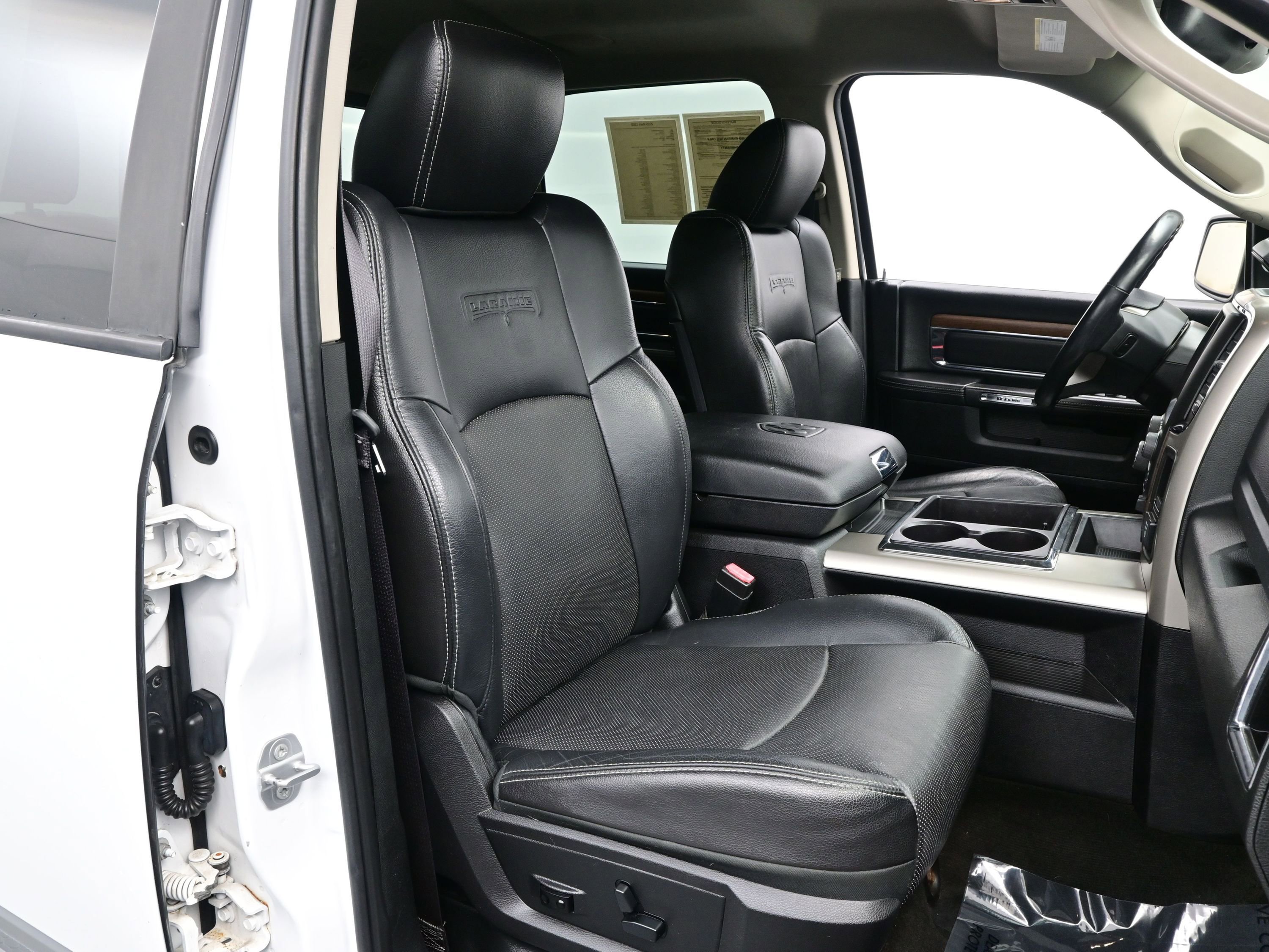 Used 2015 RAM 1500 Laramie image 13