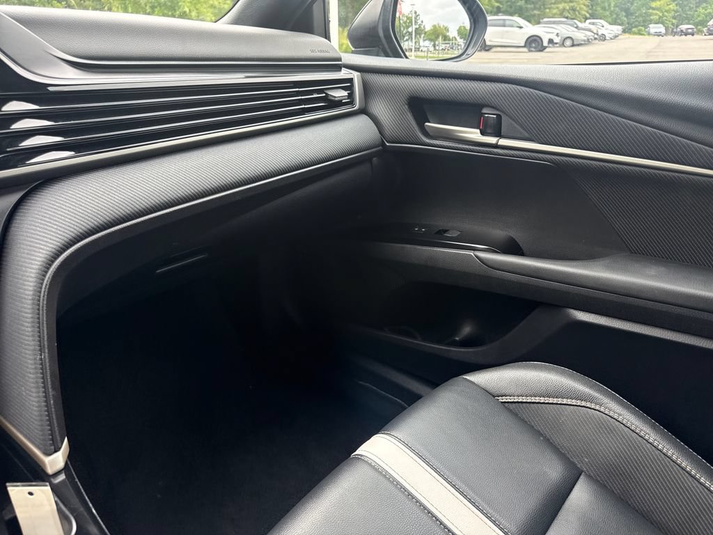 Used 2025 Toyota Camry SE FWD image 17