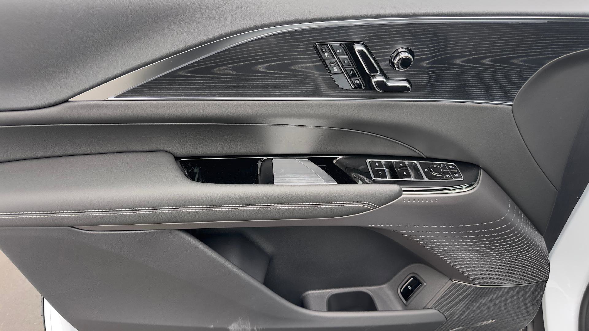 New 2026 Cadillac Lyriq Luxury image 10