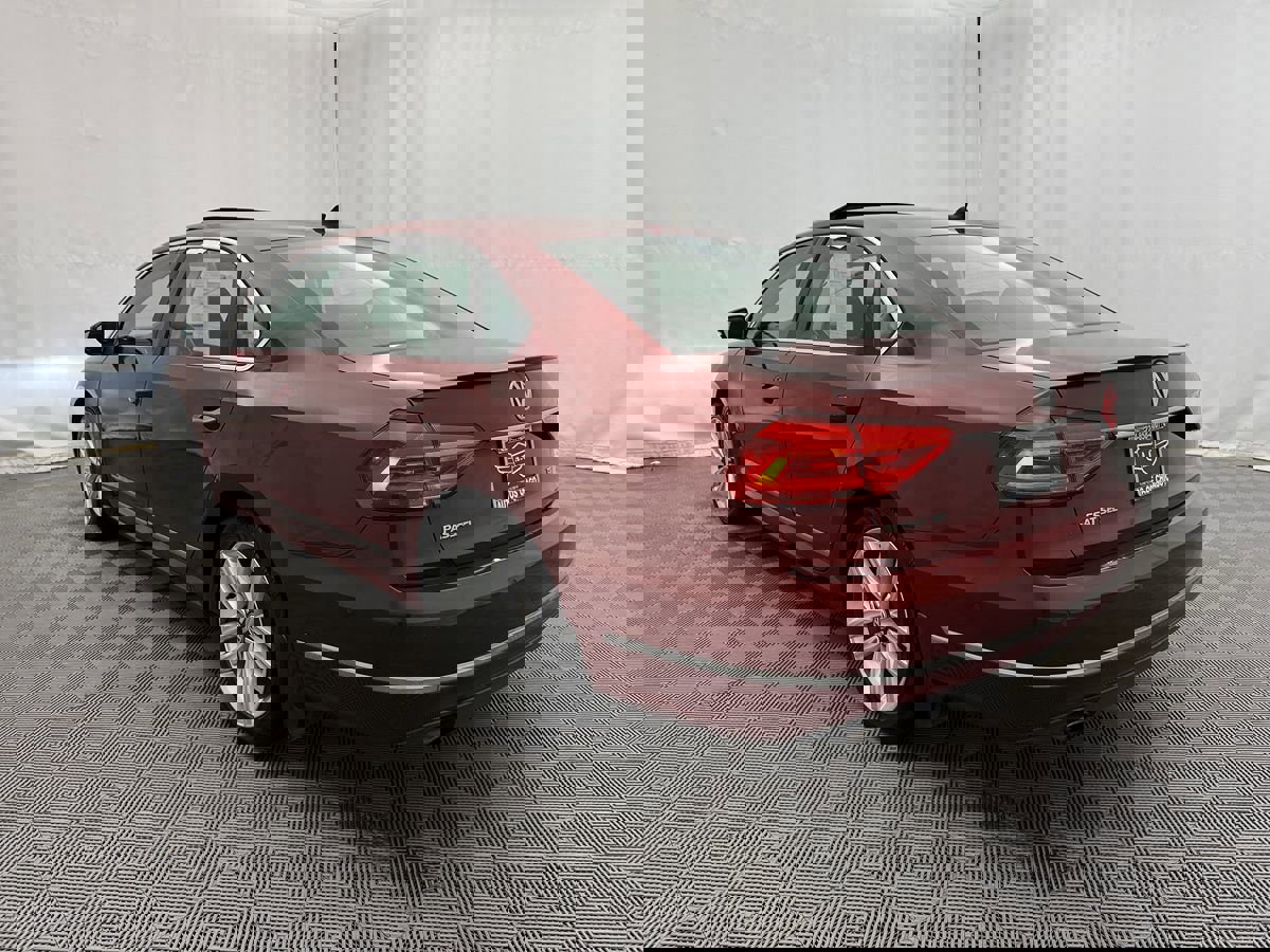 Used 2016 Volkswagen Passat 1.8T SEL Premium image 7