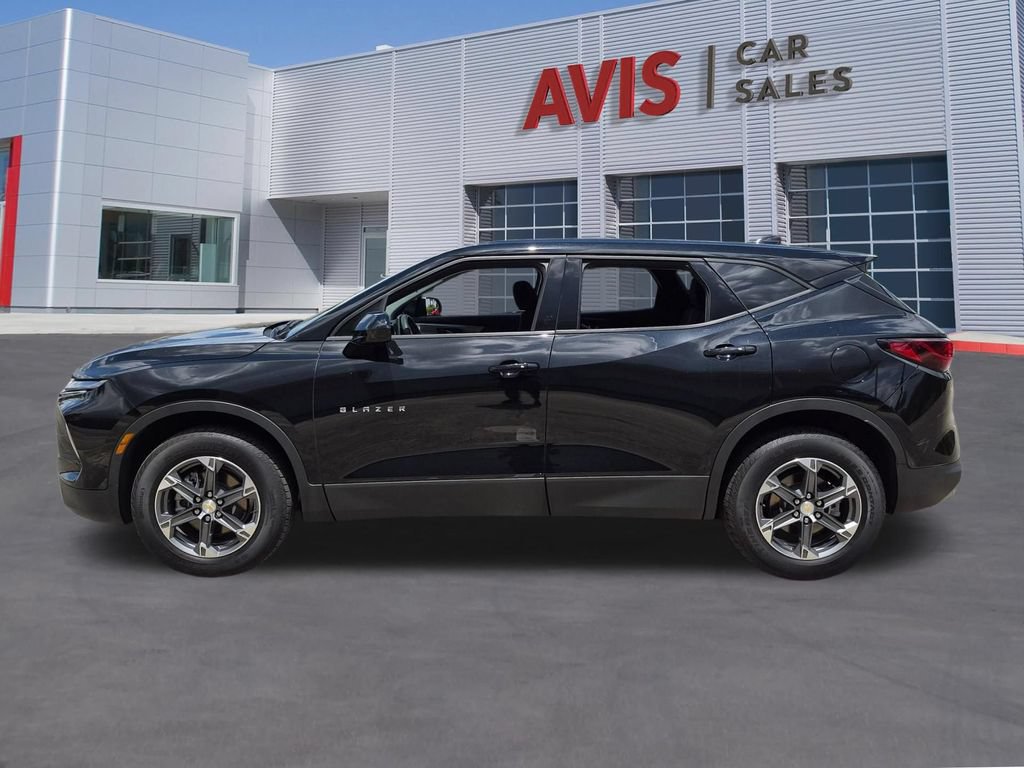 Used 2025 Chevrolet Blazer LT AWD/4WD image 10