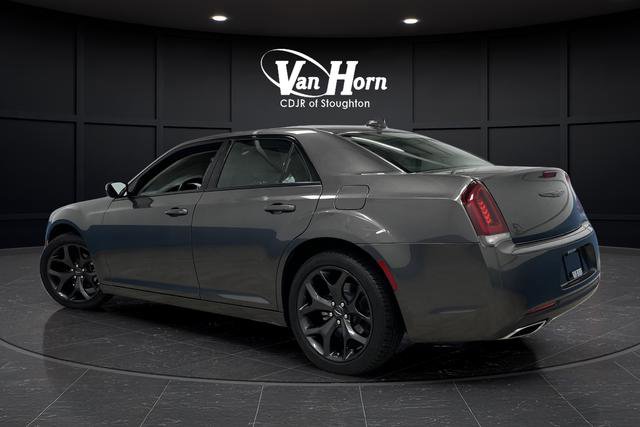 Used 2023 Chrysler 300 Touring w/ Sport Appearance Package image 3
