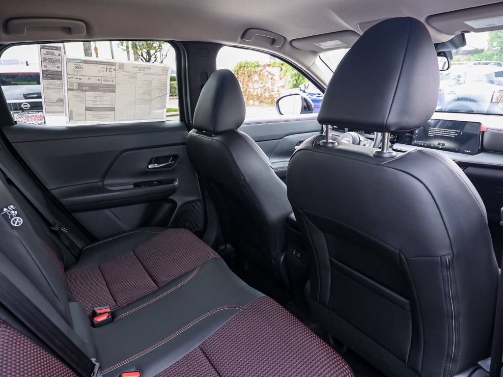 New 2026 Nissan Kicks SR FWD image 17