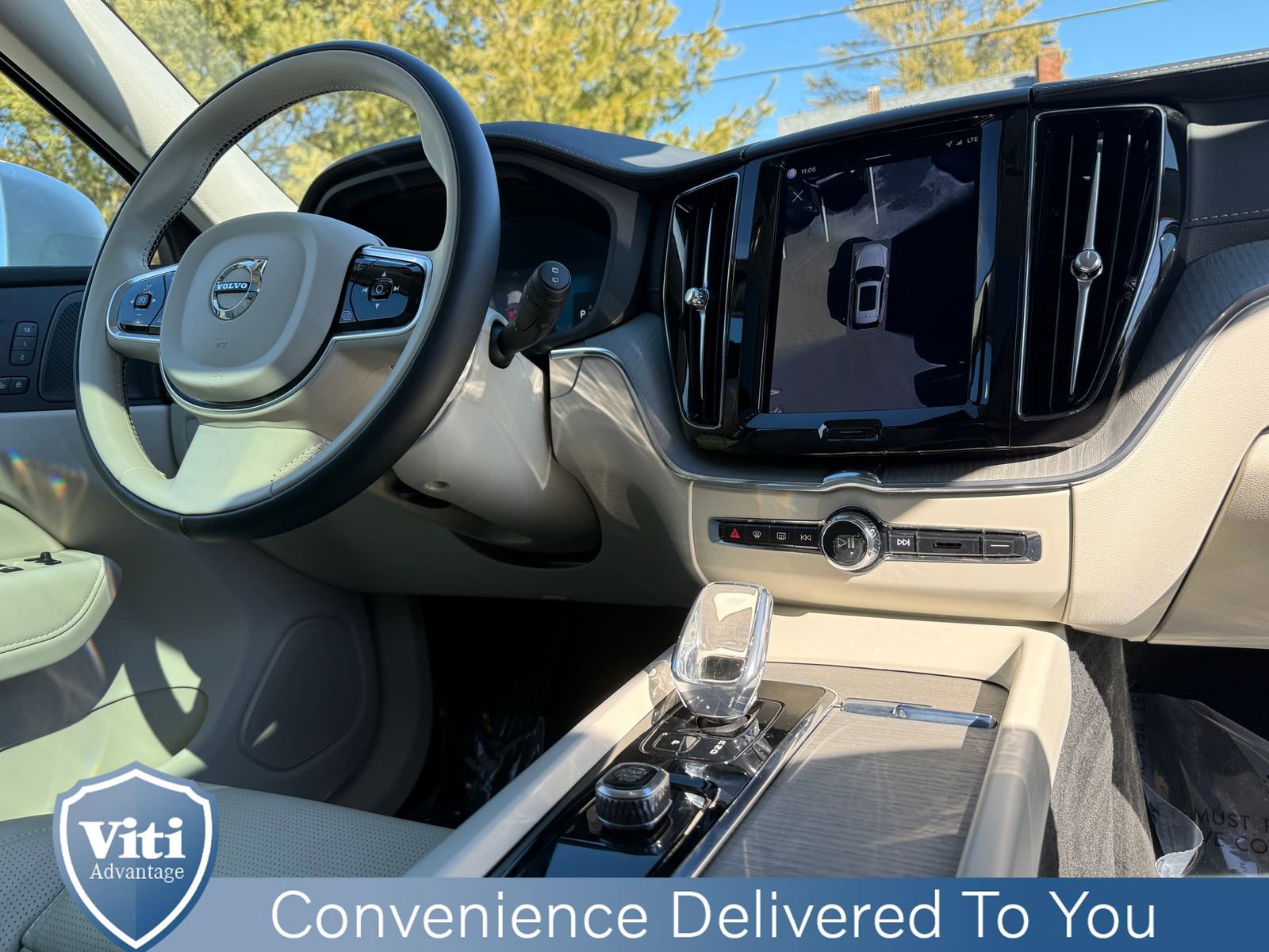 Certified 2023 Volvo XC60 B5 Ultimate w/ Climate Package image 32