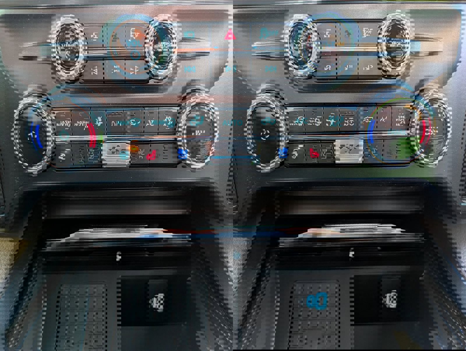 New 2026 Ford F350 King Ranch w/ Chrome Package image 18