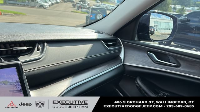 Used 2021 Jeep Grand Cherokee L Limited AWD/4WD image 20