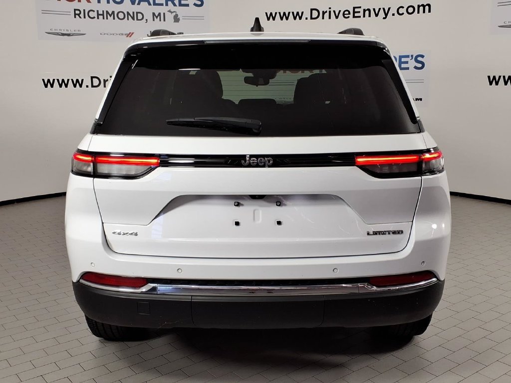 Used 2023 Jeep Grand Cherokee Limited AWD/4WD image 5