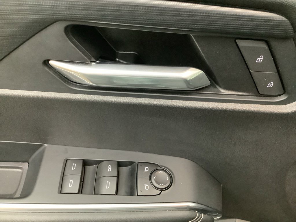 Used 2025 GMC Acadia Elevation image 13