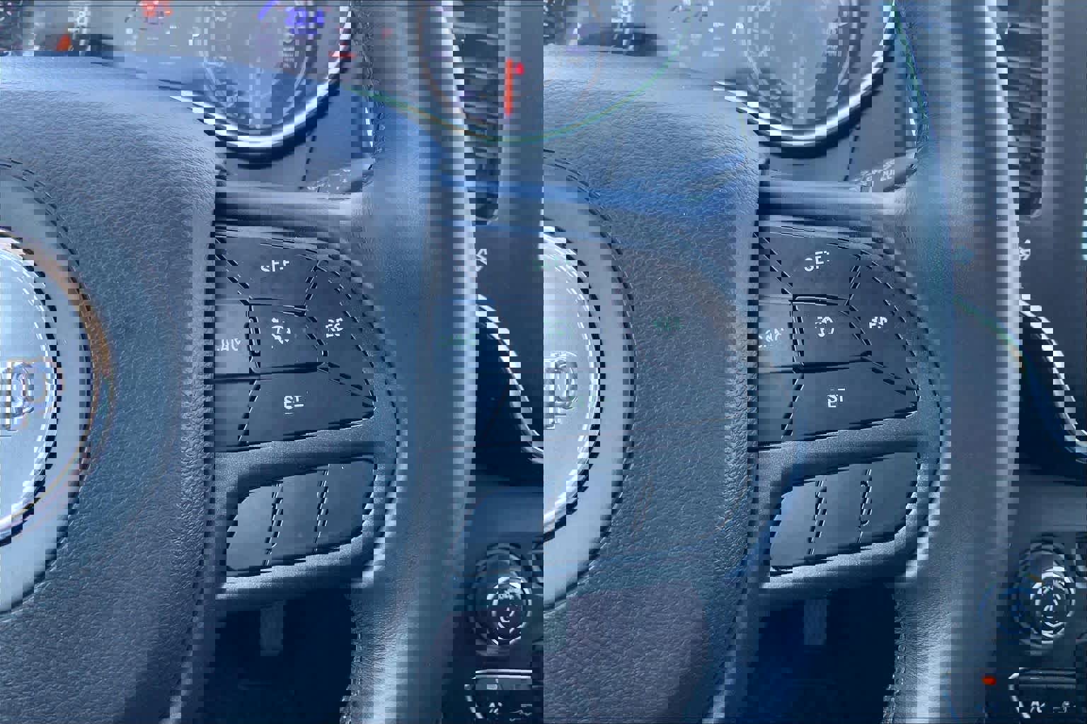 Used 2020 Jeep Cherokee Trailhawk AWD/4WD image 25