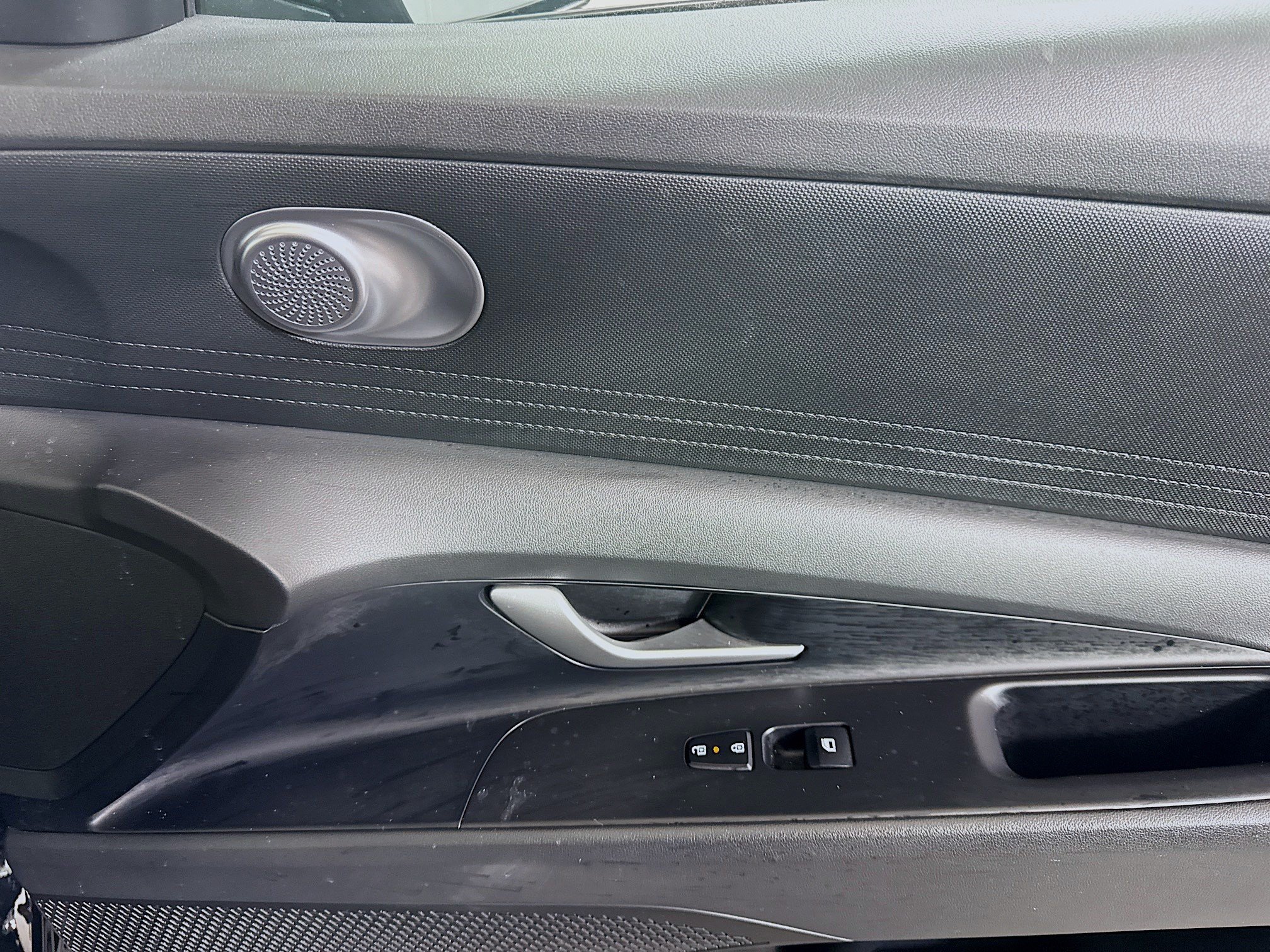 Used 2025 Hyundai Elantra SE FWD image 30