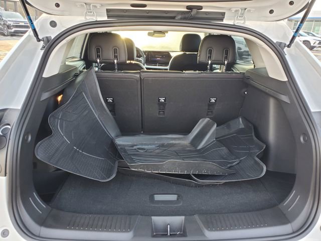 Certified 2024 Chevrolet Trax LT w/ Driver Confidence Package image 11