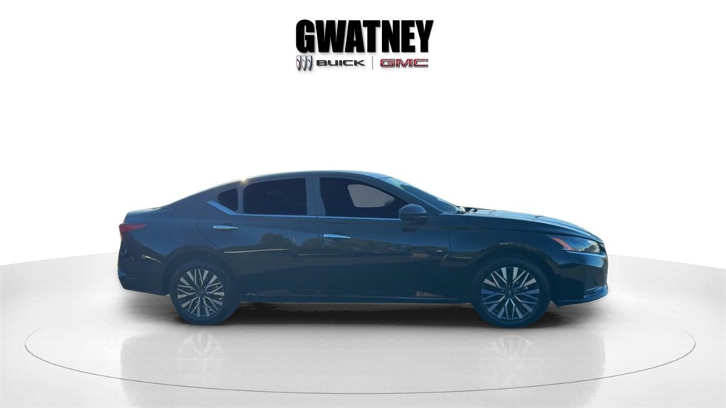 Used 2024 Nissan Altima 2.5 SV image 7