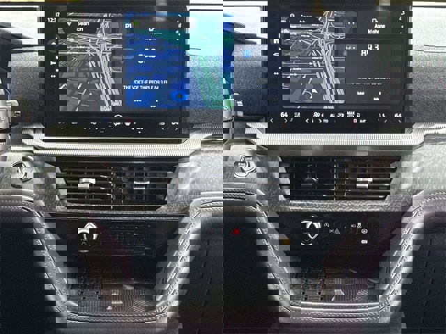 Used 2025 Ford Explorer Platinum w/ LUX Leather Package image 17