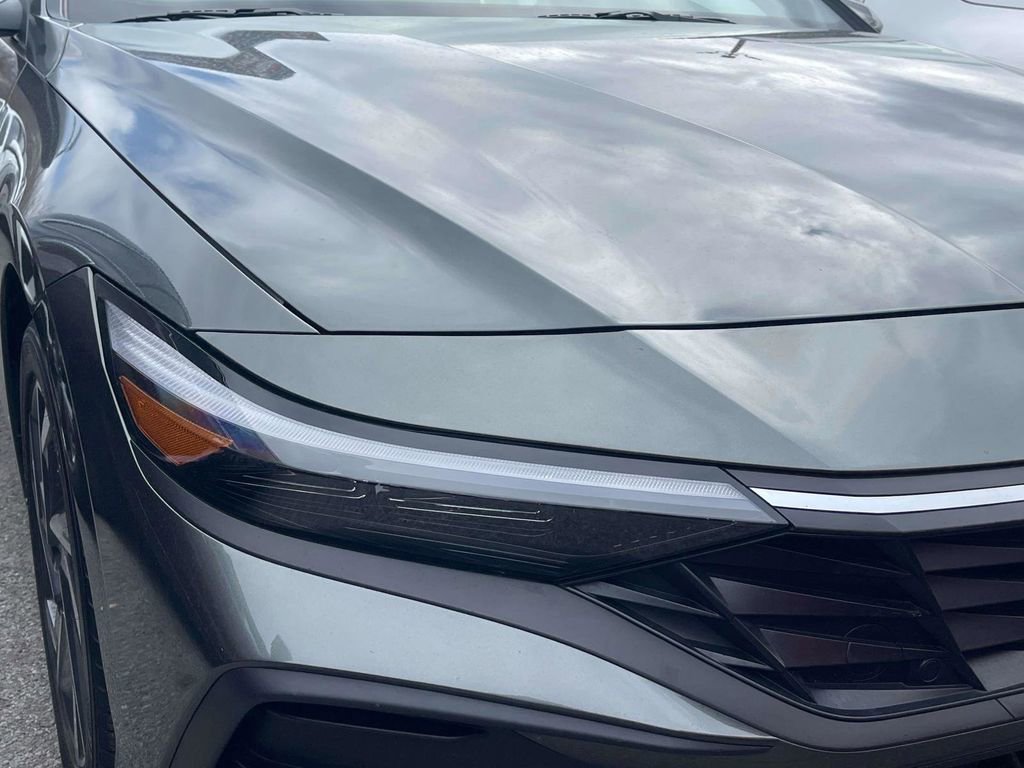 Used 2025 Hyundai Elantra Sport image 7