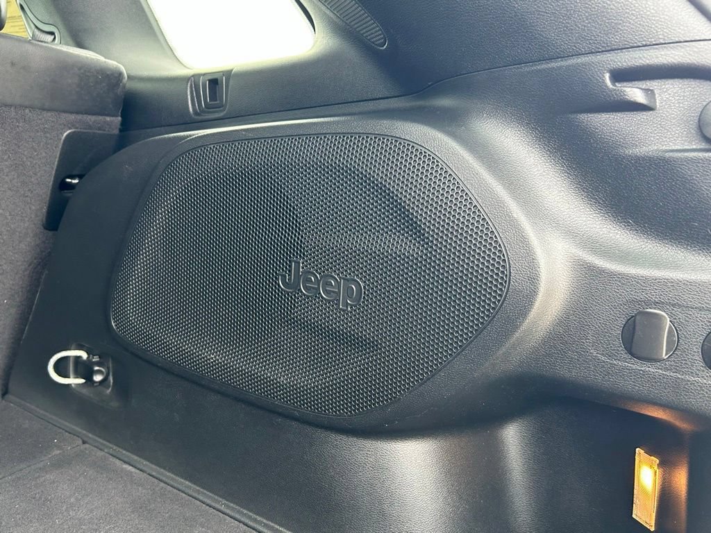 Certified 2020 Jeep Cherokee Limited AWD/4WD image 42