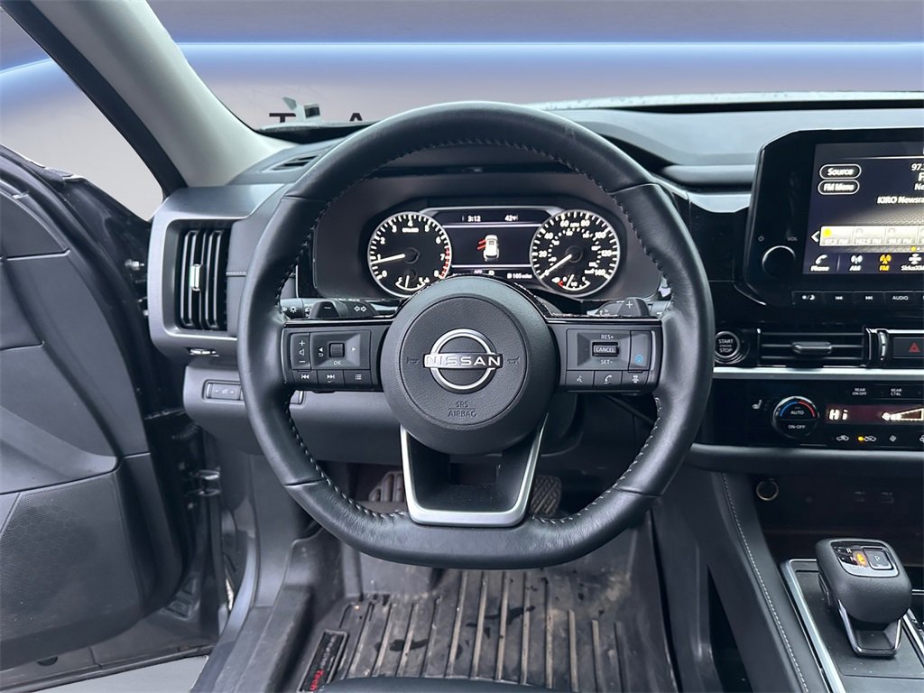 Used 2023 Nissan Pathfinder SL image 13