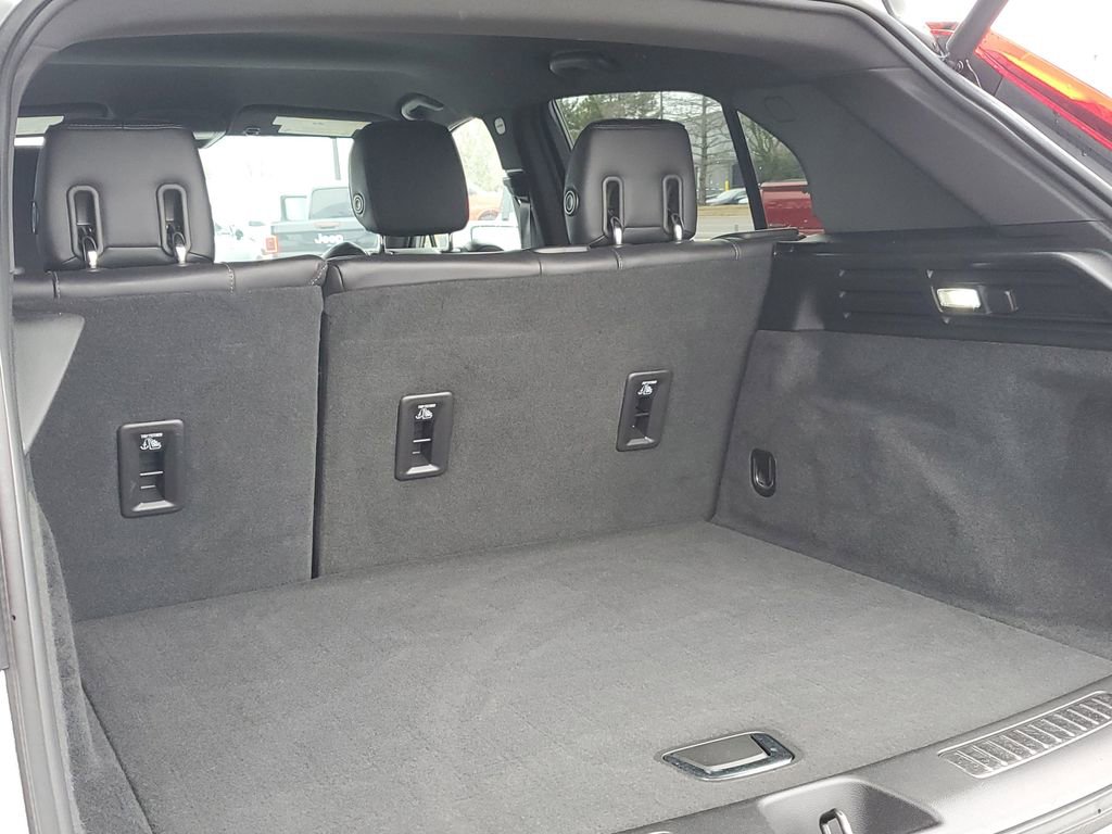 Used 2019 Cadillac XT4 Premium Luxury w/ Cold Weather Package image 30