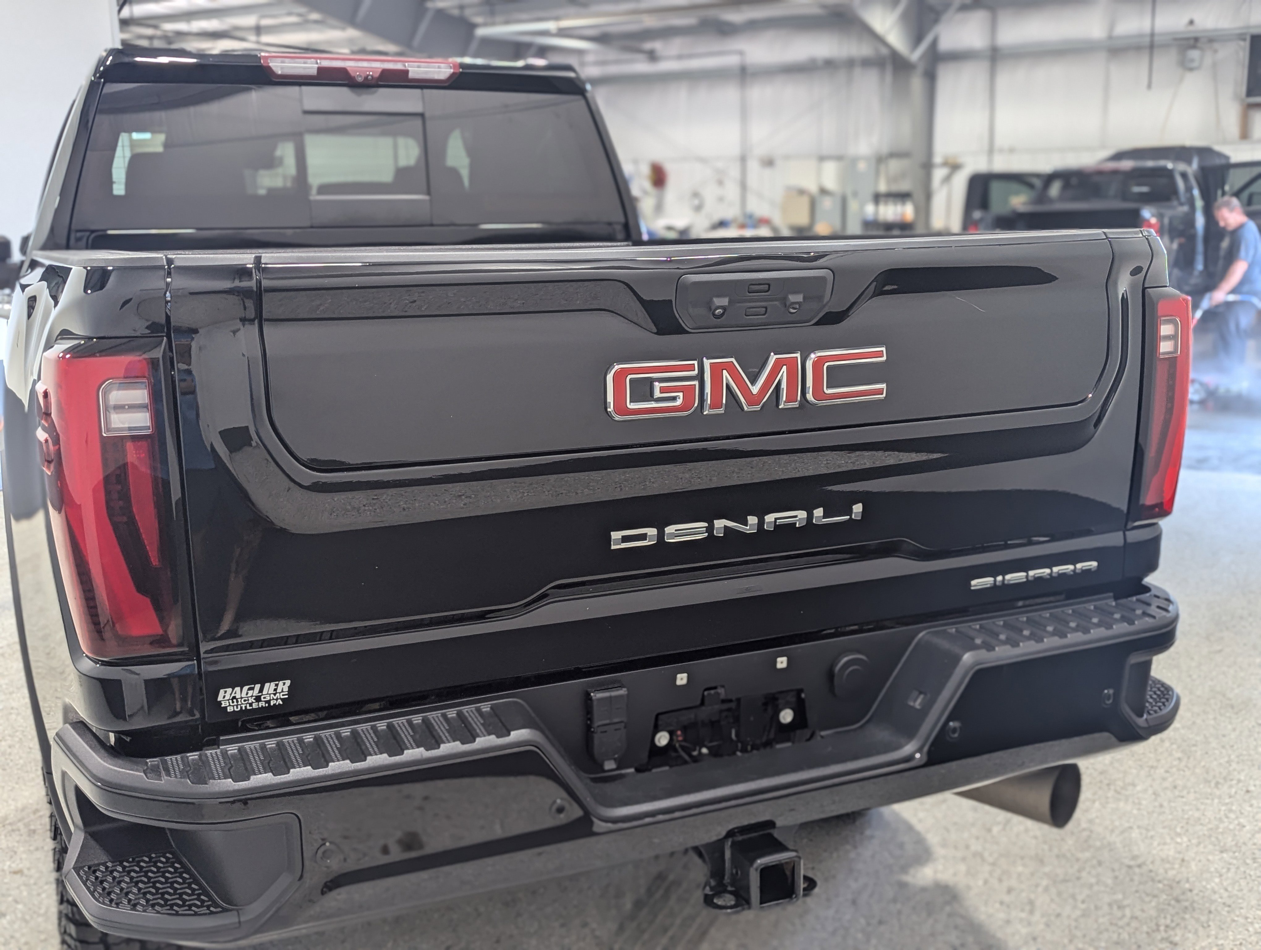 Used 2024 GMC Sierra 3500 Denali w/ Denali Reserve Package image 4