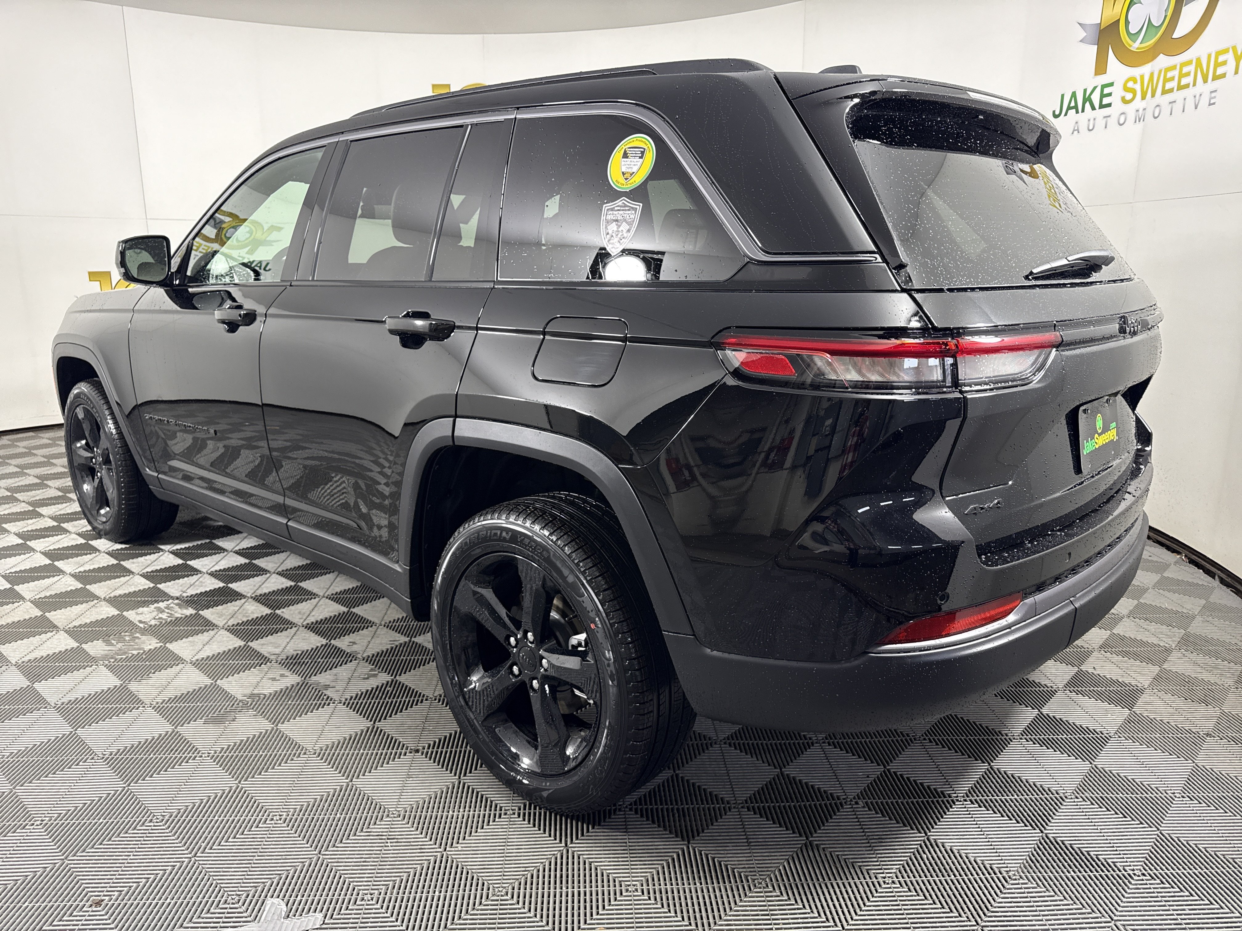 New 2026 Jeep Grand Cherokee Limited w/ Limited Altitude Package AWD/4WD image 6
