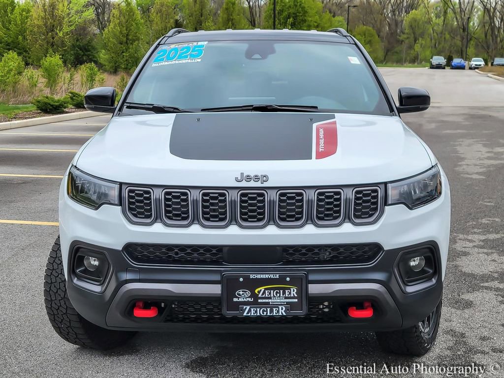 Used 2025 Jeep Compass Trailhawk AWD/4WD image 4