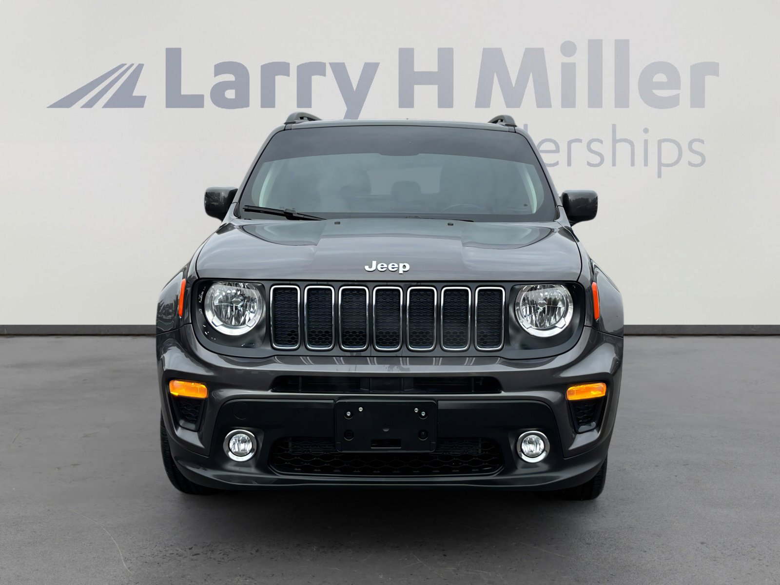 Used 2020 Jeep Renegade Latitude w/ Cold Weather Group image 8