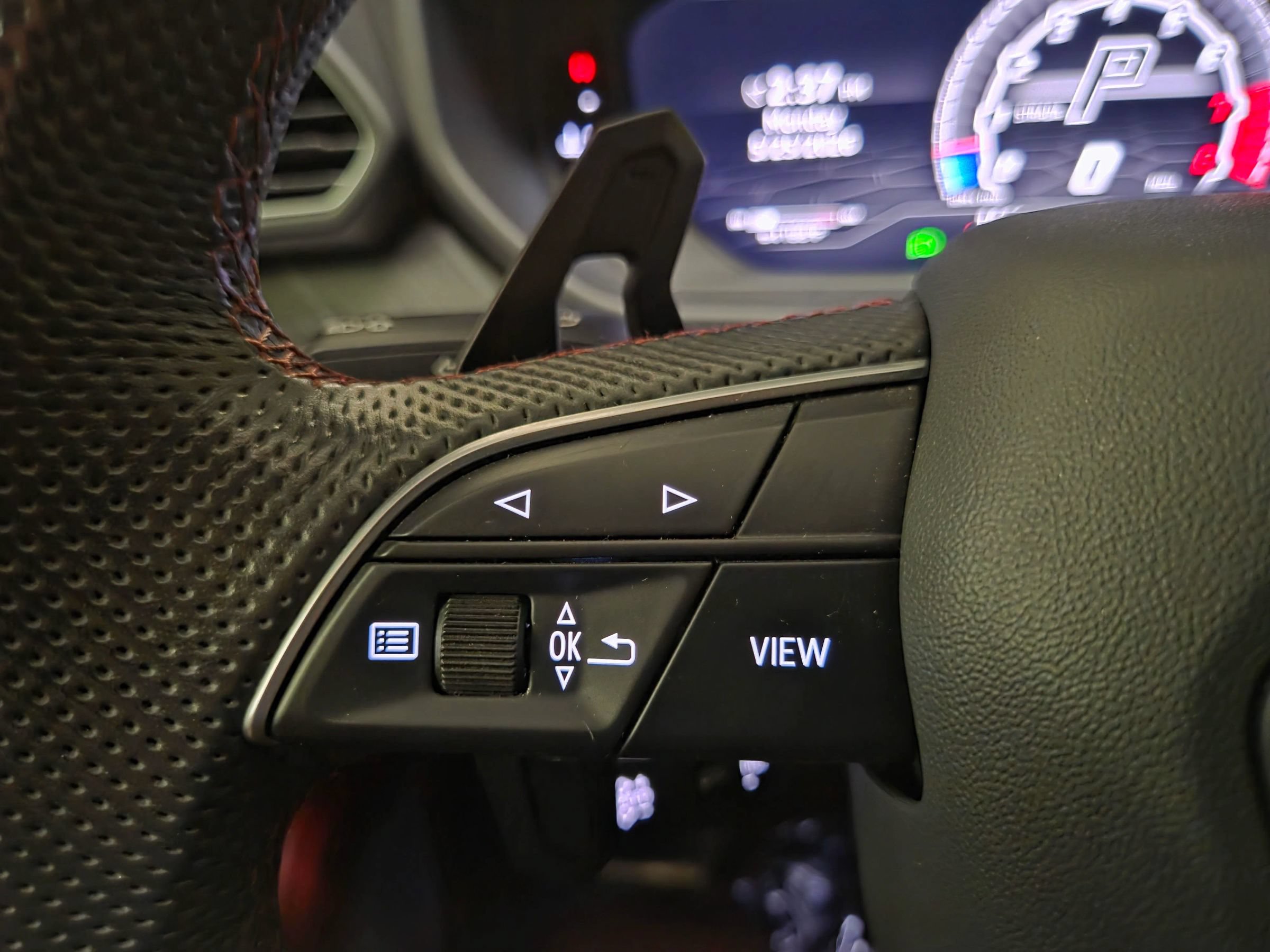 Used 2020 Lamborghini Urus AWD/4WD image 23