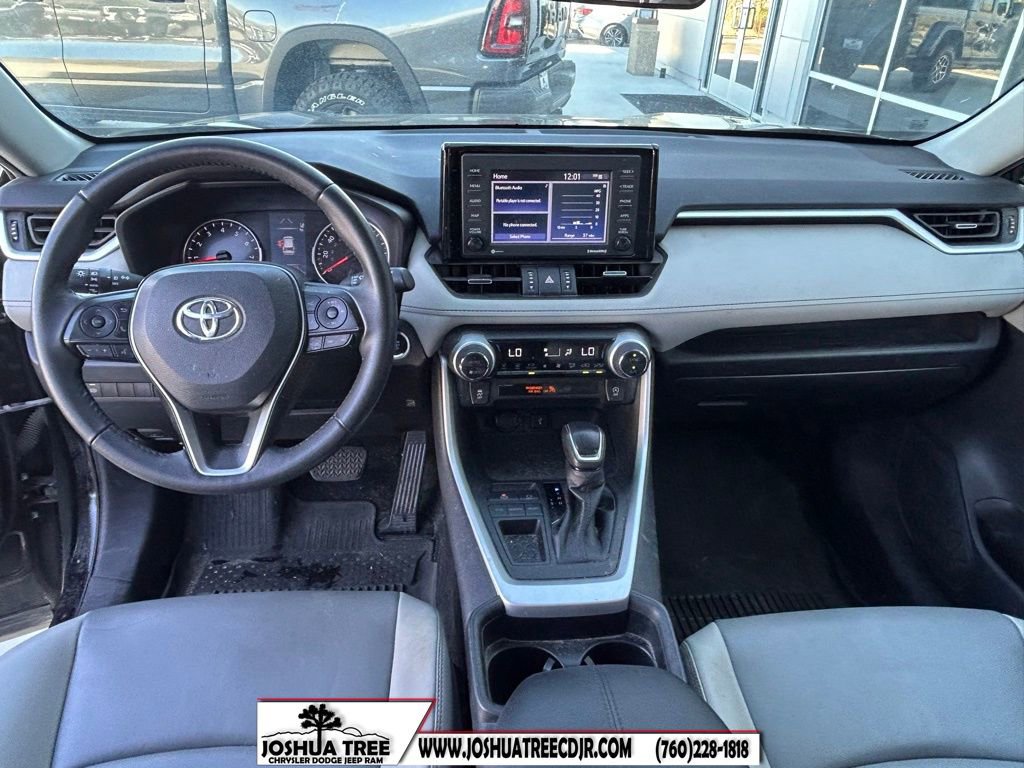 Used 2021 Toyota RAV4 XLE Premium image 15