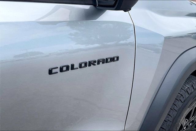 Used 2023 Chevrolet Colorado Trail Boss w/ Technology Package AWD/4WD image 8