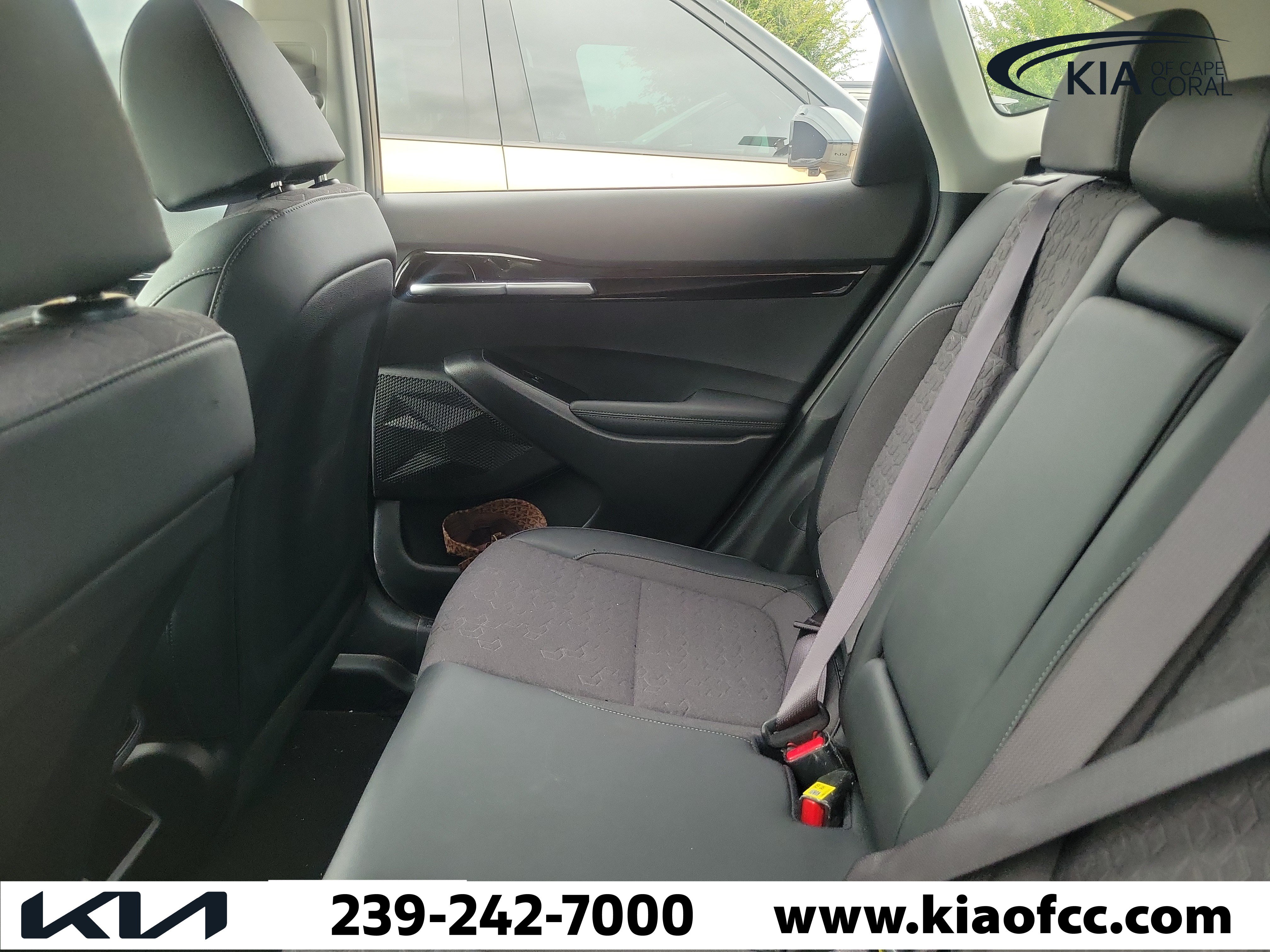 Certified 2025 Kia Seltos X-Line AWD/4WD image 9