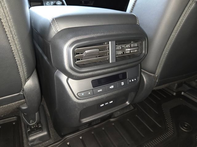 Used 2025 Honda Pilot Touring image 19