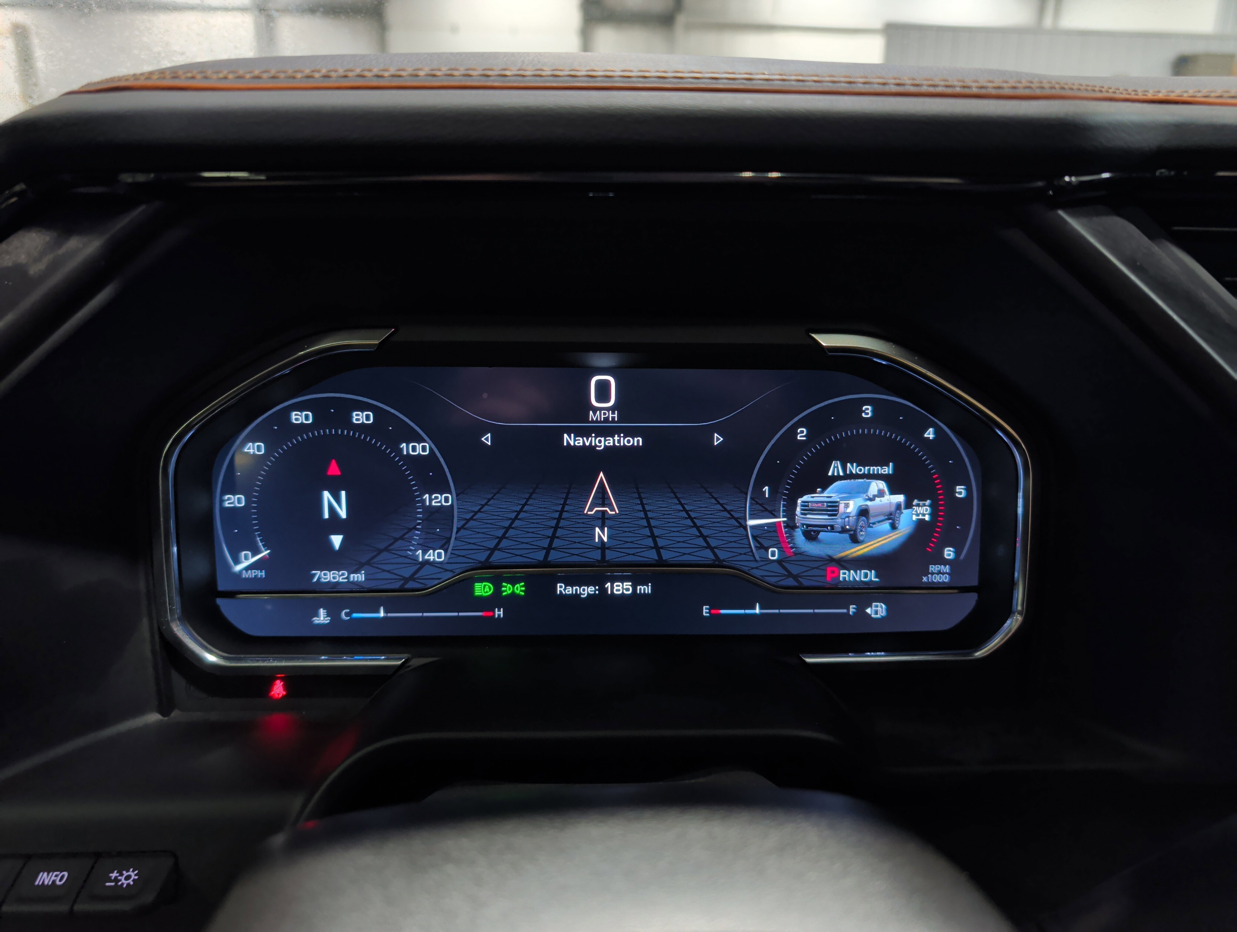 Used 2025 GMC Sierra 2500 AT4 image 8