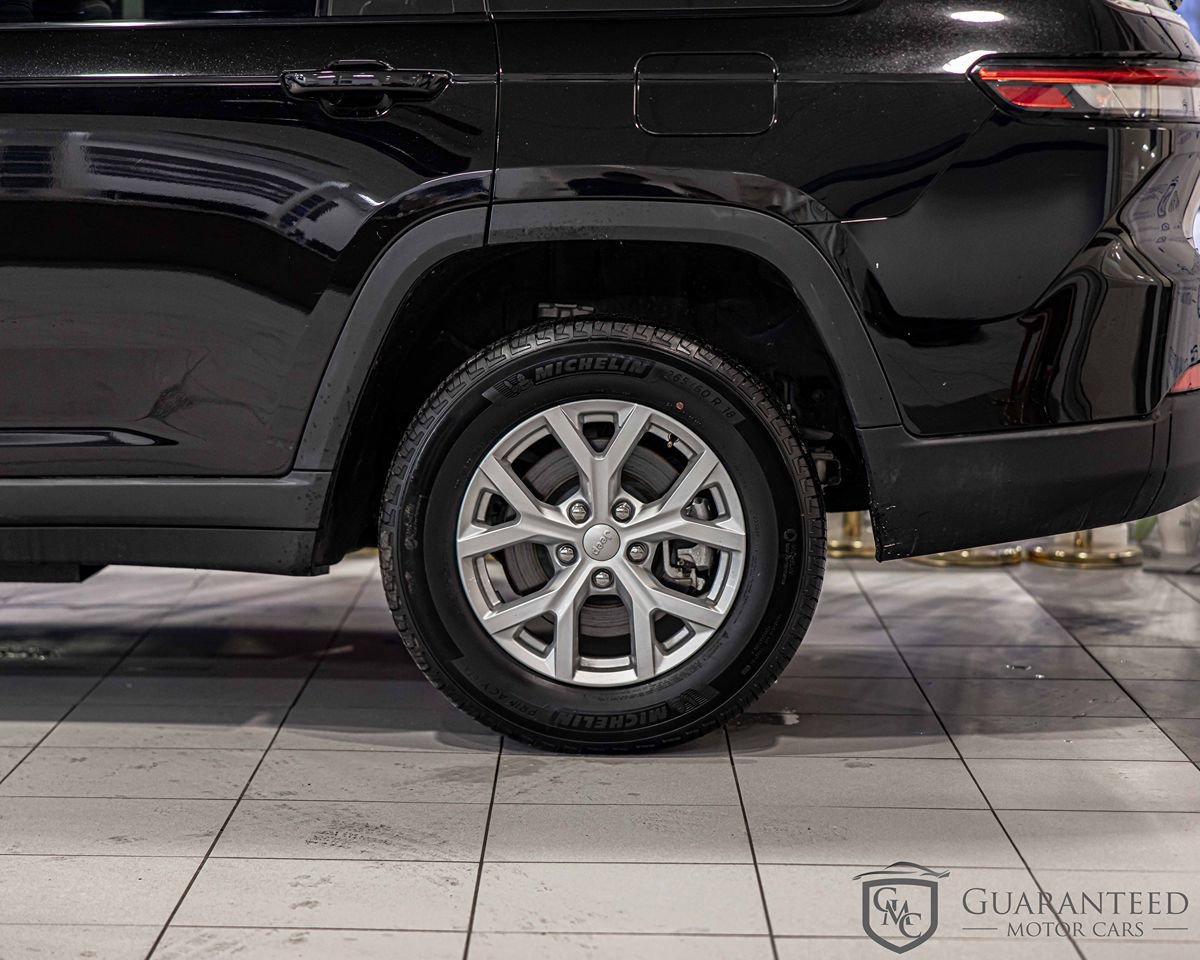 Used 2023 Jeep Grand Cherokee L Limited AWD/4WD image 7